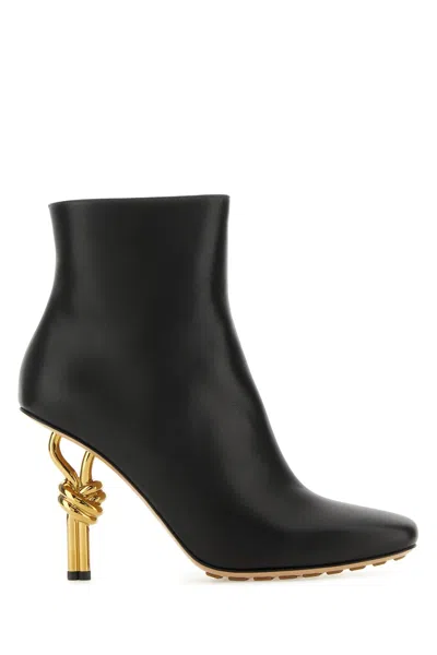 BOTTEGA VENETA BLACK LEATHER KNOT ANKLE BOOTS