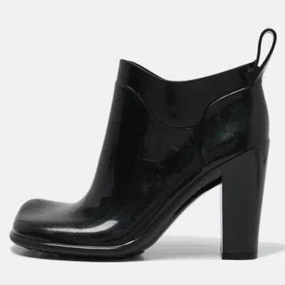 BOTTEGA VENETA BLACK RUBBER ANKLE BOOTS SIZE 37
