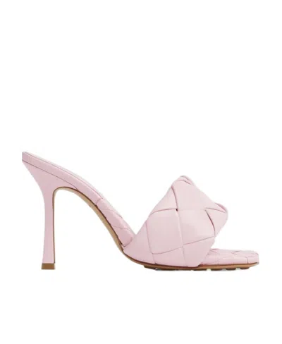 BOTTEGA VENETA BOTTEGA VENETA BV LIDO LOGO DETAILED SANDALS