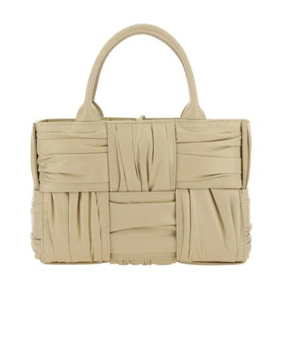BOTTEGA VENETA BOTTEGA VENETA WOVEN PLEATED TOP HANDLE TOTE BAG