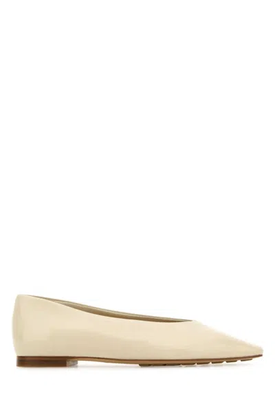 BOTTEGA VENETA WOMEN OFF WHITE LEATHER SOFIA BALLET FLATS, 3.5 LUXURY BALLET FLATS FOR WOMEN DARVEYS