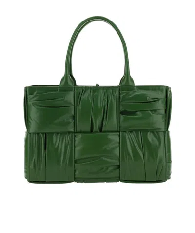 BOTTEGA VENETA BOTTEGA VENETA ARCO WOVEN PLEATED TOTE BAG