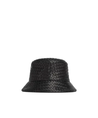 BOTTEGA VENETA INTRECCIATO LEATHER BUCKET HAT
