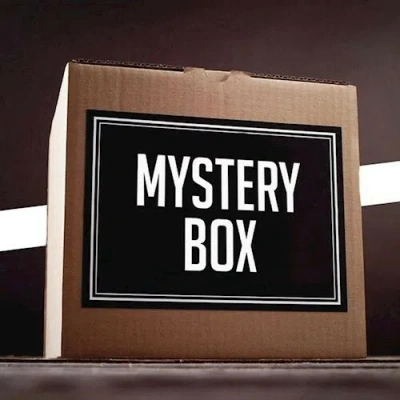 BOX MYSTERY SET BOX, KLEIDUNG
