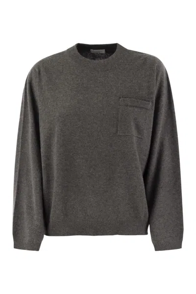 BRUNELLO CUCINELLI BRUNELLO CUCINELLI CASHMERE SWEATER WITH BREAST POCKET AND NECKLACE