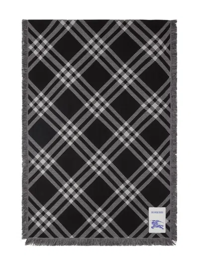 BURBERRY CHECKED SCARF