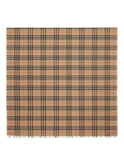 BURBERRY CHECKERED SCARF