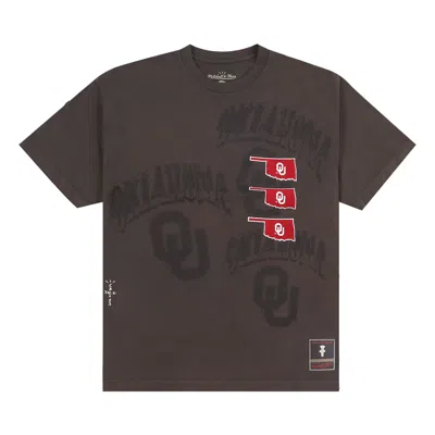 CACTUS JACK BY TRAVIS SCOTT CACTUS JACK BY TRAVIS SCOTT X MITCHELL & NESS UNIVERSITY OF OKLAHOMA SEAL TEE 'BROWN'