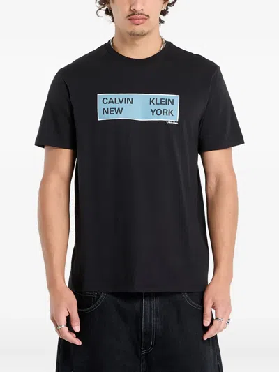 CALVIN KLEIN BOX-GRAPHIC T-SHIRT