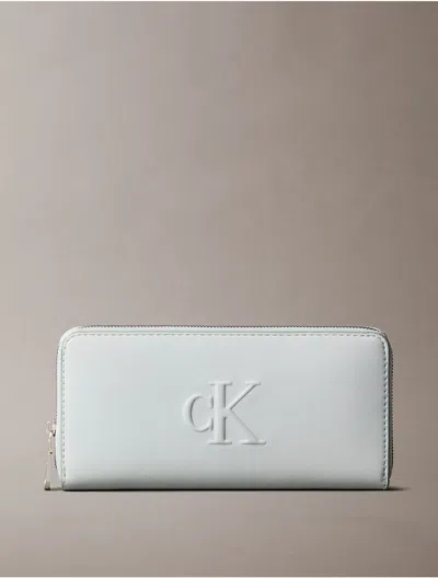 CALVIN KLEIN WOMEN'S SCULPTED IMPRESSION ZIP WALLET