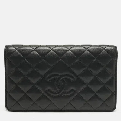 CHANEL BLACK QUILTED LEATHER CC BIFOLD WALLET