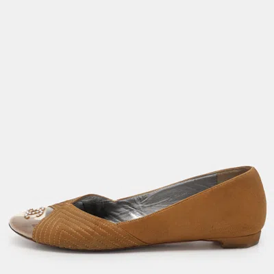 CHANEL BROWN LEATHER AND PVC EMBELLISHED BALLET FLATS SIZE 37.5