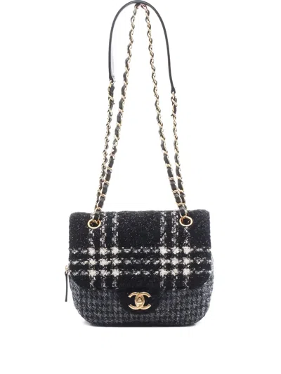 CHANEL MATELASSÉ TWEED SHOULDER BAG