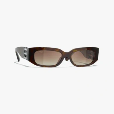 CHANEL OVAL SUNGLASSES
