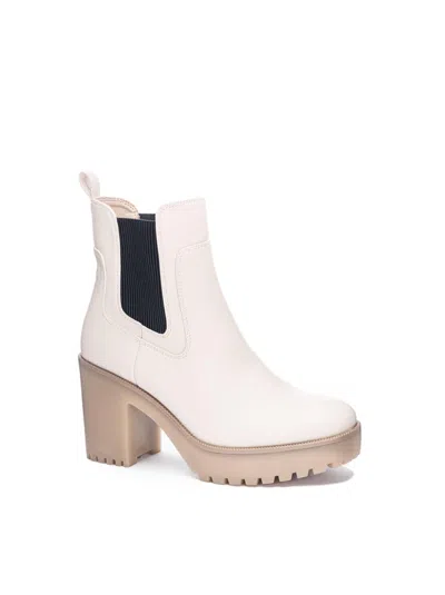 CHINESE LAUNDRY WOMEN'S GOOD DAY ANKLE BOOTS IN CREAM