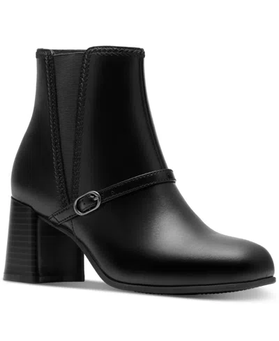 CLARKS COLLECTION WOMEN'S KEIRSTA DAY BLOCK HEEL BOOTIES