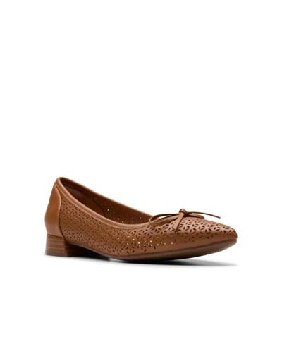 CLARKS WOMEN'S COLLECTION NATALYN STEP BALLET FLATS