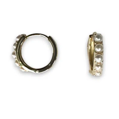 CLEMENCE WREN WOMEN'S GOLD / WHITE FRESHWATER PEARL CONTEMPORARY HOOP EARRINGS - GOLD