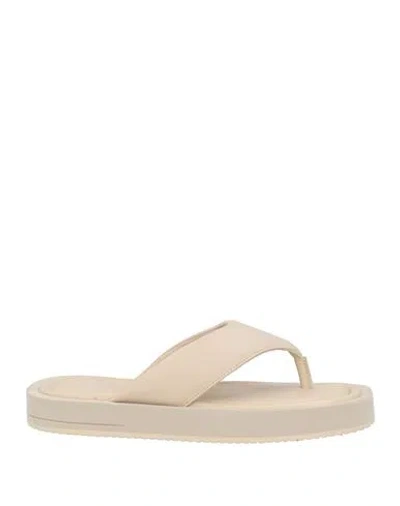 COPENHAGEN STUDIOS COPENHAGEN STUDIOS WOMAN THONG SANDAL BEIGE SIZE 8 LEATHER