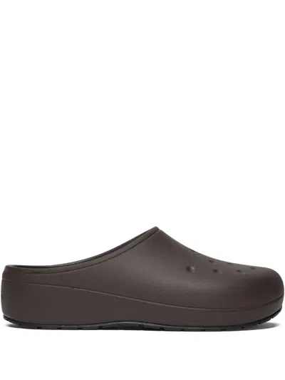 CROCS CLASSIC QUIET "ESPRESSO" CLOGS