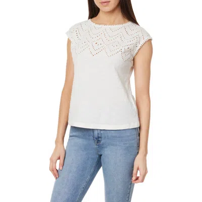 CURVE APPEAL CURVE APPEAL EYELET EMBROIDERED T-SHIRT