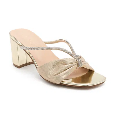 DE BLOSSOM COLLECTION VERONA METALLIC SLIP-ON HEEL IN GOLD