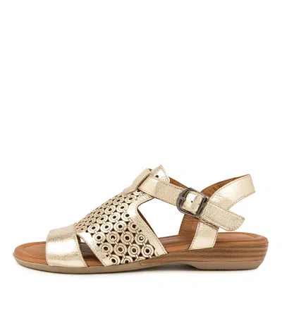 DIANA FERRARI DIANA FERRARI ALDEN FUCHSIA LEATHER WOMENS SHOES CASUAL SANDALS SANDALS FLAT