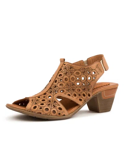 DIANA FERRARI DIANA FERRARI JUZTYN TAN LEATHER WOMENS SHOES CASUAL SANDALS HEELED