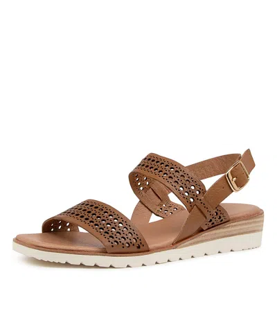 DIANA FERRARI DIANA FERRARI PAMSTA DK TAN LEATHER WOMENS SHOES CASUAL SANDALS SANDALS FLAT