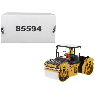 DIECAST MASTERS CAT CATERPILLAR CB-13 TANDEM VIBRATORY ROLLER