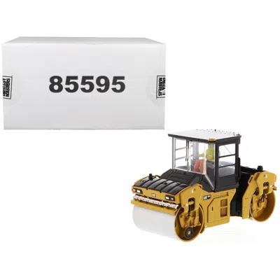 DIECAST MASTERS CAT CATERPILLAR CB-13 TANDEM VIBRATORY ROLLER WITH CAB & OPERATOR HIGH LINE SERIES 1 BY 50 DIECAST M