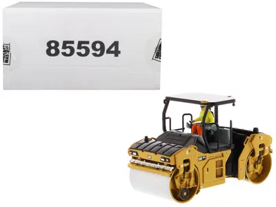 DIECAST MASTERS CAT CATERPILLAR CB-13 TANDEM VIBRATORY ROLLER WITH ROPS (ROLL OVER PROTECTIVE STRUCTURE) AND OPERATO