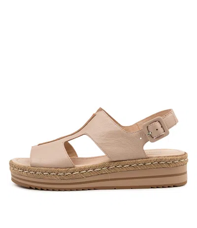 DJANGO & JULIETTE DJANGO & JULIETTE AYAN NAVY DK TAN LEATHER WOMENS SHOES CASUAL