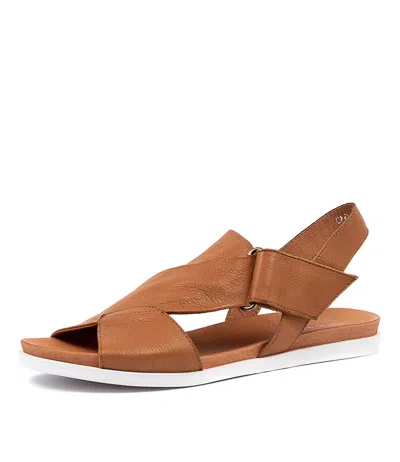 DJANGO & JULIETTE DJANGO & JULIETTE CARLOSY SILVER LEATHER WOMENS SHOES CASUAL