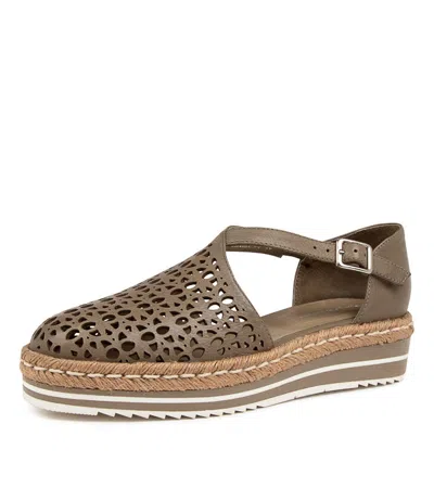 DJANGO & JULIETTE DJANGO & JULIETTE ERIKA DK TAN LEATHER WOMENS SHOES CASUAL SHOES FLAT