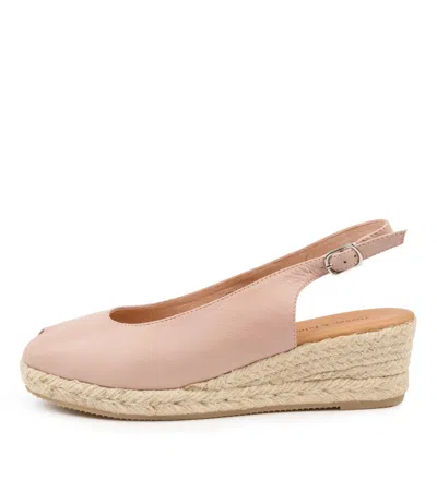 DJANGO & JULIETTE DJANGO & JULIETTE SANIARLY ROSE LEATHER WOMENS SHOES CASUAL SANDALS HEELED