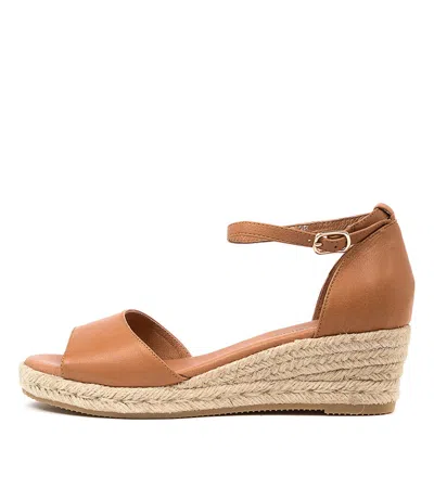 DJANGO & JULIETTE DJANGO & JULIETTE SKIP CHAMPAGNE LEATHER WOMENS SHOES CASUAL SANDALS HEELED