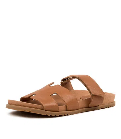 DJANGO & JULIETTE DJANGO & JULIETTE TAJA SILVER LEATHER WOMENS SHOES CASUAL