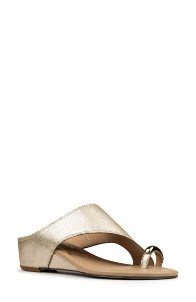 DONALD PLINER DONALD PLINER VESNA TOE LOOP WEDGE SANDAL