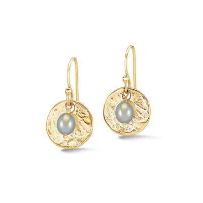 DOWER & HALL WOMEN'S HAMMERED DISC & DOVE GREY FRESHWATER NOMAD PEARL EARRINGS IN GOLD VERMEIL