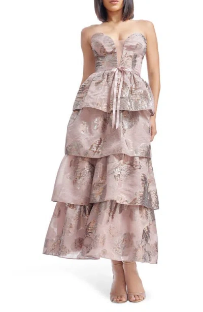 DRESS THE POPULATION DRESS THE POPULATION SAVANNAH METALLIC STRAPLESS TIERED GOWN