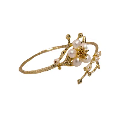 EBRU JEWELRY WOMEN'S GOLD / WHITE FLORAL PEARL & GOLD ELEGANT BRIDAL BRACELET - PEARL