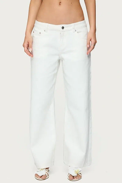 EDIKTED PETITE ROMAN LOW RISE SLOUCHY JEANS IN WHITE, WOMEN'S AT URBAN OUTFITTERS