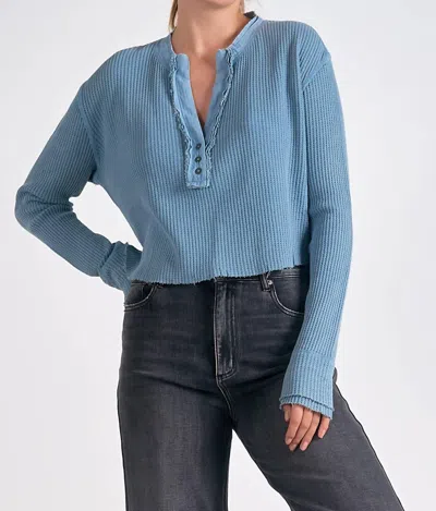 ELAN LONG SLEEVE V-NECK IN BLUE