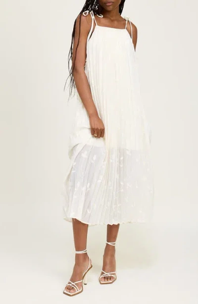 EN SAISON EN SAISON SADIE FLORAL EMBROIDERY MIDI DRESS