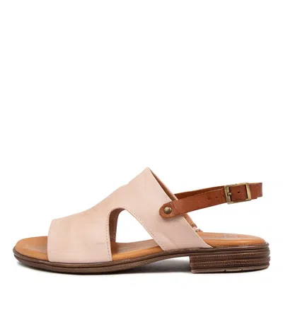 EOS EOS INETTE ALL OVER BRANDY WOMENS SHOES CASUAL SANDALS SANDALS FLAT