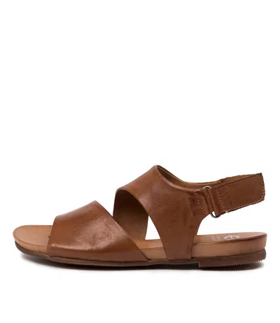 EOS EOS LARNIE W BLACK LEATHER WOMENS SHOES CASUAL SANDALS SANDALS FLAT