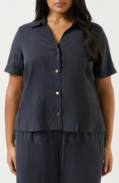 ESTELLE ESTELLE DUSKY DUNE SHORT SLEEVE BUTTON-UP SHIRT