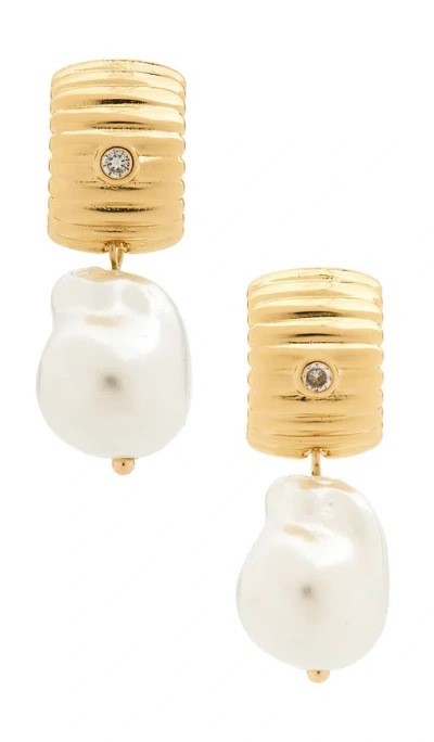 ETTIKA RIBBED PEARL DROP EARRINGS