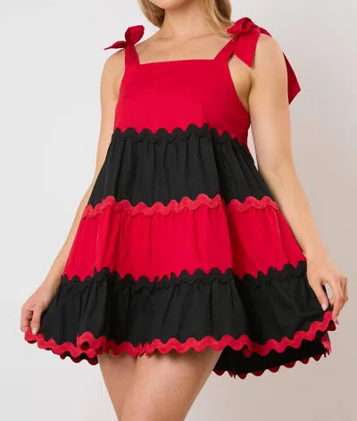 FANTASTIC FAWN SHOULDER TIE WAVE TRIM TIERED DRESS IN RED/BLACK